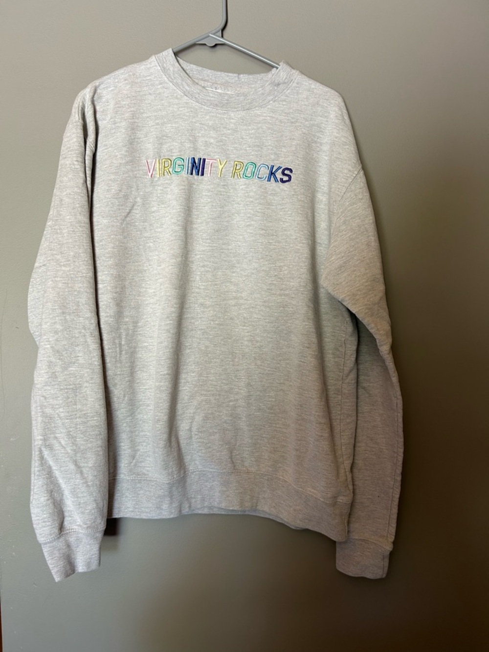 Light Gray Crewneck Sweatshirt with Multicolor 'VIRGINITY ROCKS' Embroidery
